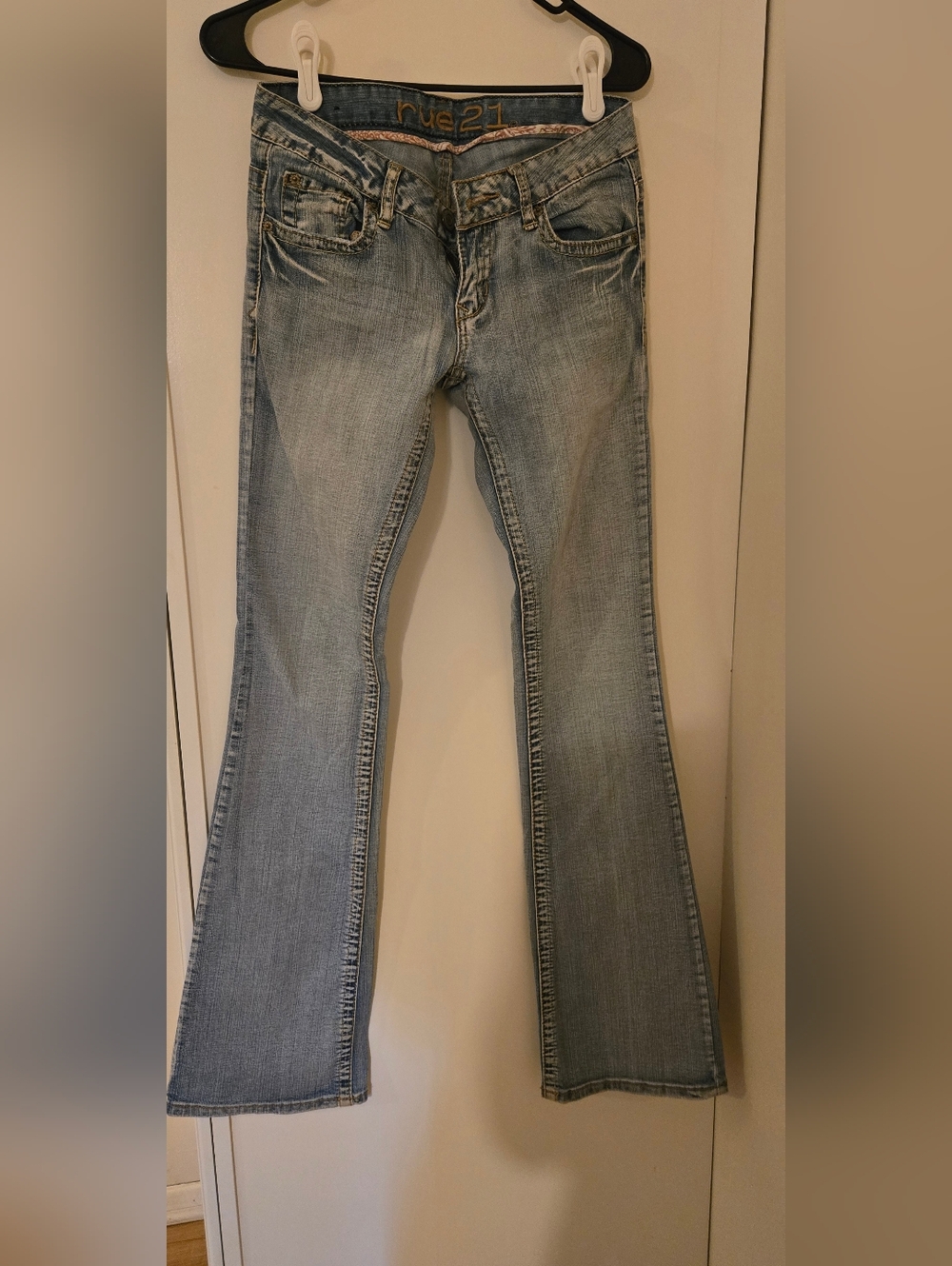 Women’s Light Wash Flared Jeans - Light Blue